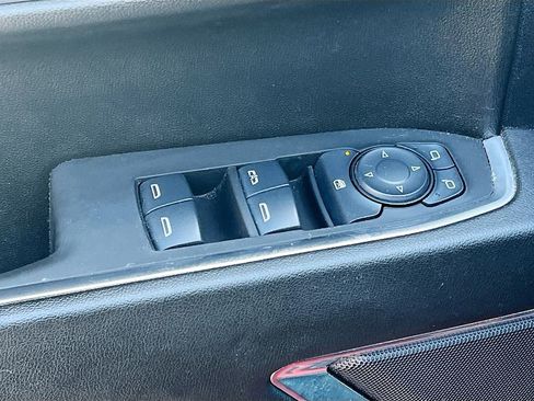 Used 2025 Chevrolet Silverado 1500 LT AWD/4WD image 18
