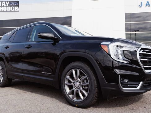 Used 2024 GMC Terrain SLT image 52