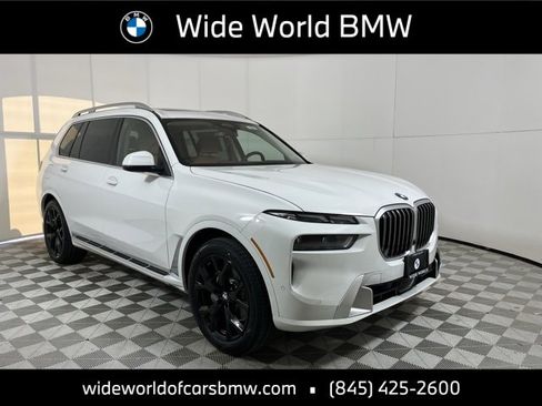 Used 2025 BMW X7 xDrive40i image 1