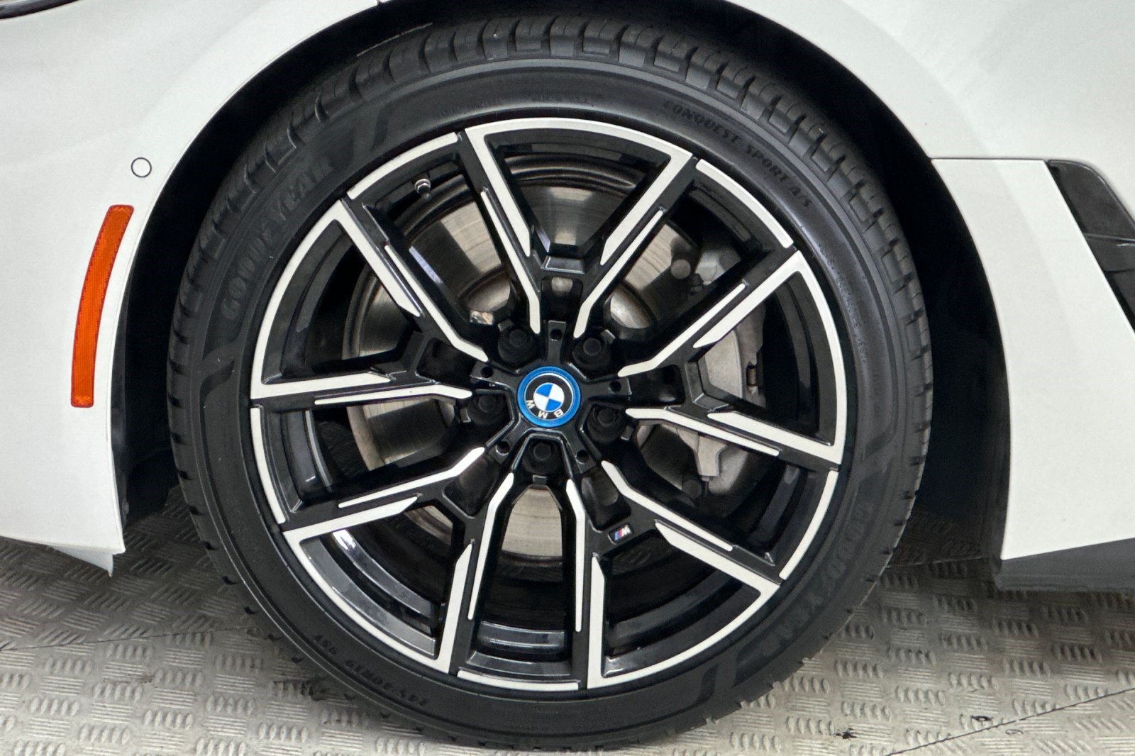 Used 2023 BMW i4 eDrive40 w/ M Sport Package RWD image 12