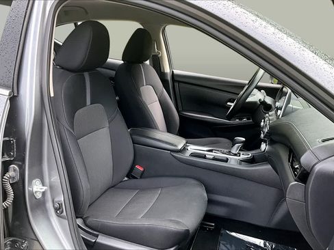 Used 2024 Nissan Sentra SV FWD image 9