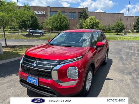 Used 2025 Mitsubishi Outlander ES AWD/4WD image 10