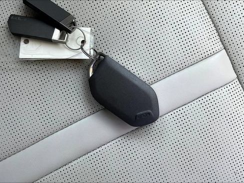 Used 2024 Kia Sorento S w/ Panoramic Sunroof Package FWD image 38