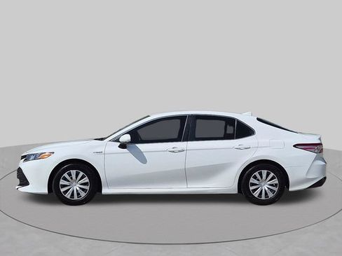 Used 2019 Toyota Camry LE FWD image 9