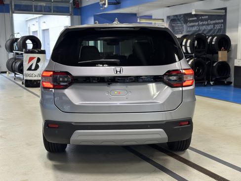 New 2025 Honda Pilot EX-L image 5