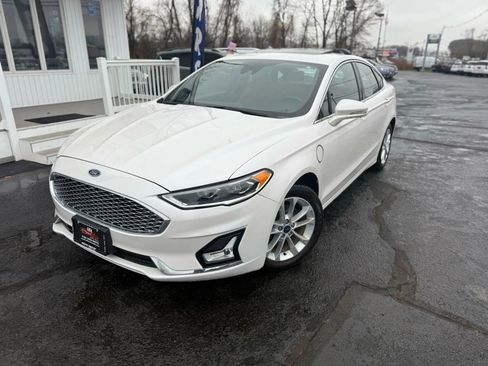 Used 2019 Ford Fusion Energi Titanium image 2