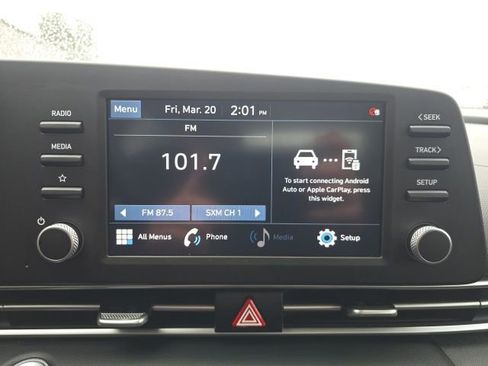 Used 2022 Hyundai Elantra SEL image 18