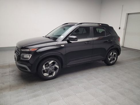 Used 2021 Hyundai Venue SEL w/ Cargo Package FWD image 2