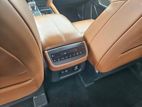 Used 2022 Nissan Pathfinder Platinum w/ Cargo Package AWD/4WD image 19