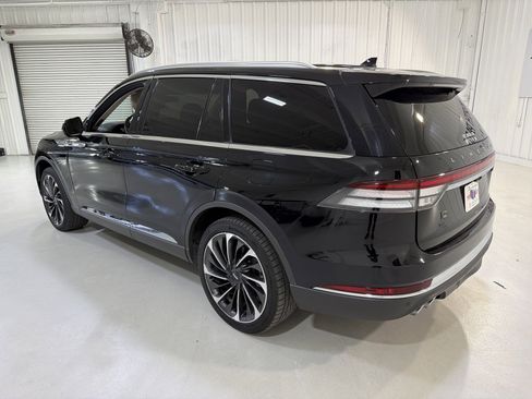 Used 2023 Lincoln Aviator Reserve w/ Equipment Group 201A image 3