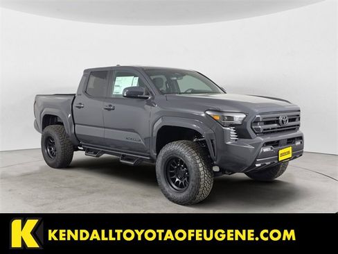 Used 2025 Toyota Tacoma SR5 image 7