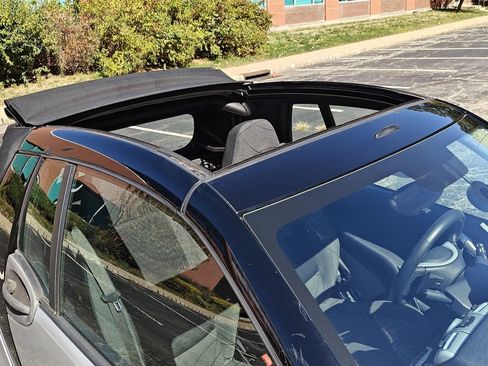 Used 2015 smart fortwo passion image 28