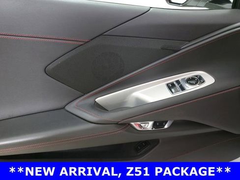 Used 2022 Chevrolet Corvette Stingray Coupe w/ Z51 Performance Package image 11