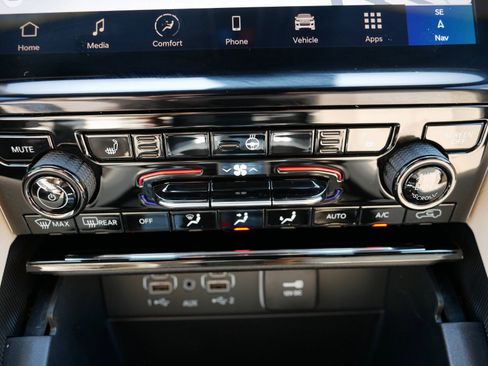 New 2025 Jeep Grand Cherokee Limited image 18