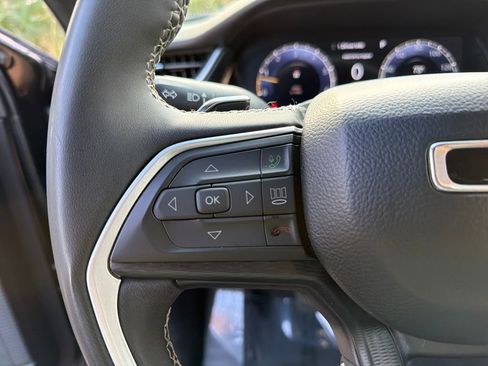 Used 2023 Jeep Grand Cherokee L Laredo image 22