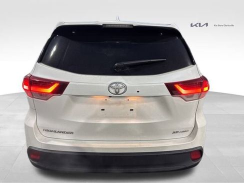Used 2019 Toyota Highlander SE image 7