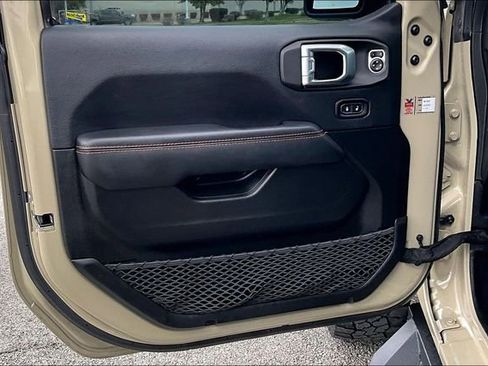 Used 2022 Jeep Gladiator Mojave w/ Trailer Tow Package image 17