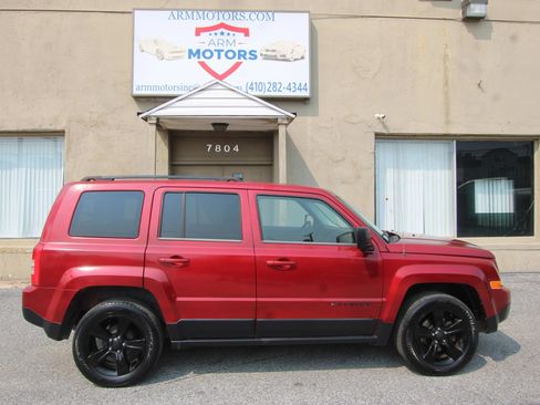 Used 2014 Jeep Patriot Sport w/ Power Value Group FWD image 4