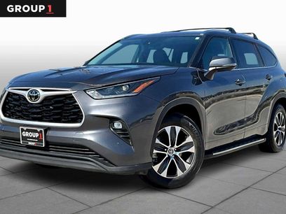 Used 2021 Toyota Highlander XLE