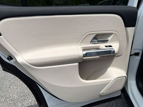 Certified 2023 Mercedes-Benz GLB 250 image 37