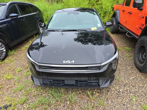 Used 2025 Kia K4 FWD image 2