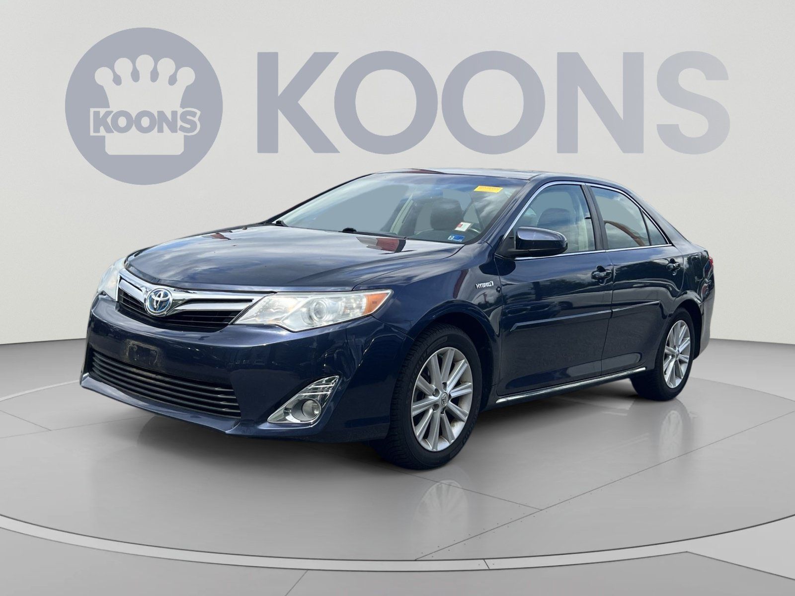 Used 2014 Toyota Camry XLE w/ Leather Package FWD image 1