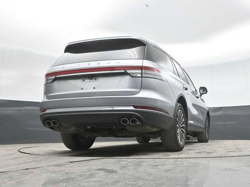 Used 2023 Lincoln Aviator AWD w/ Premium Package image 32