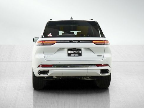 Used 2024 Jeep Grand Cherokee Overland w/ Luxury Tech Group IV image 4