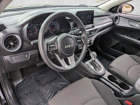 Used 2023 Kia Forte LXS image 9