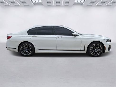 Used 2022 BMW 750i xDrive w/ M Sport Package AWD/4WD image 3