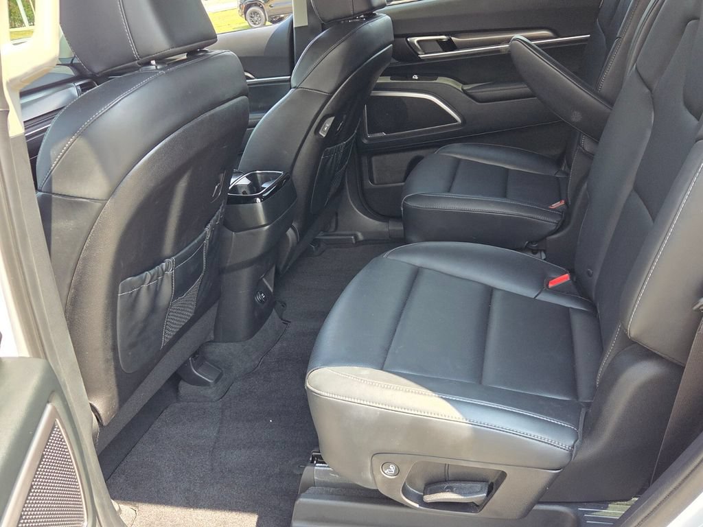 Used 2025 Kia Telluride S FWD image 5