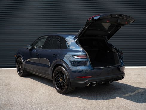 Certified 2024 Porsche Cayenne AWD/4WD image 32