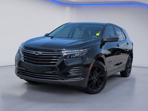 Used 2023 Chevrolet Equinox LS w/ Midnight Edition FWD image 2
