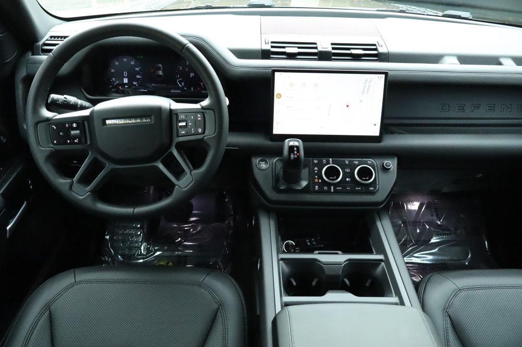 Used 2025 Land Rover Defender 110 X-Dynamic SE AWD/4WD image 26