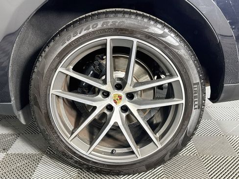 Used 2023 Porsche Macan AWD/4WD image 34
