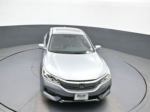 Used 2017 Honda Accord EX-L image 34