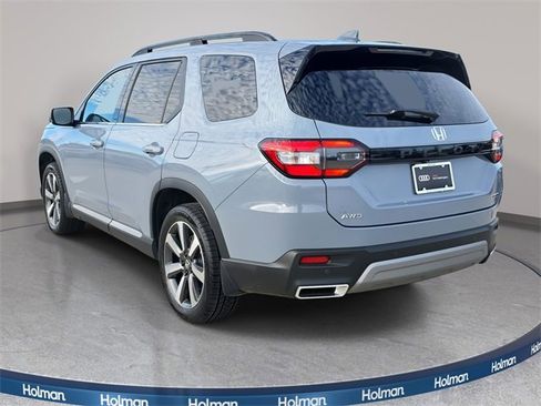 Used 2023 Honda Pilot Touring image 8