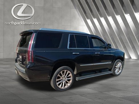 Used 2019 Cadillac Escalade Premium Luxury image 6
