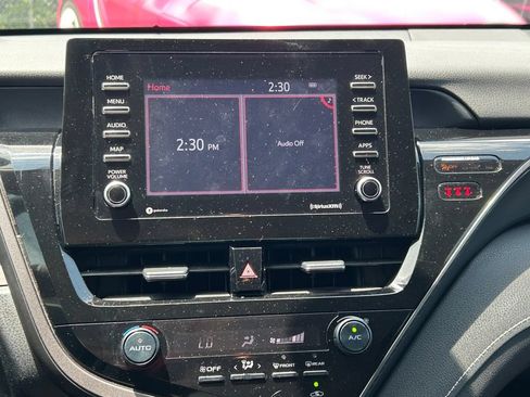 Used 2021 Toyota Camry SE FWD image 18