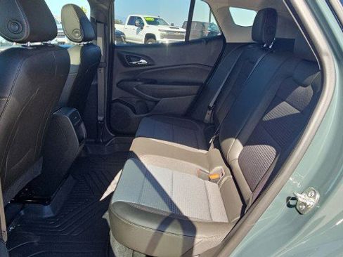 Used 2025 Chevrolet Trax LT w/ Sunroof Package FWD image 25