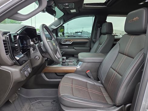 Used 2024 Chevrolet Silverado 1500 High Country w/ High Country Premium Package AWD/4WD image 15