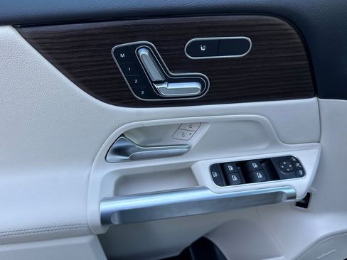 New 2026 Mercedes-Benz GLB 250 image 12
