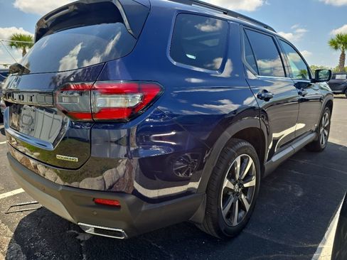 Used 2025 Honda Pilot Touring image 11