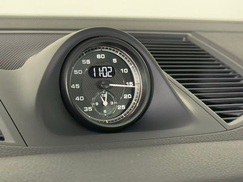 New 2026 Porsche Macan image 30