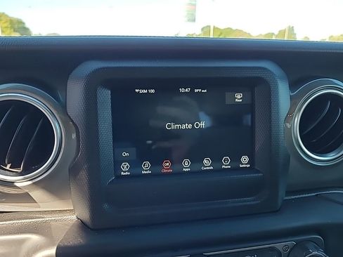 Used 2021 Jeep Gladiator Overland w/ LED Lighting Group AWD/4WD image 29