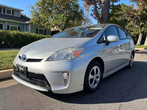 Used 2013 Toyota Prius Three w/ Solar Roof Pkg image 4