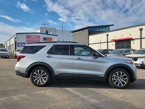 Used 2023 Ford Explorer ST-Line image 6