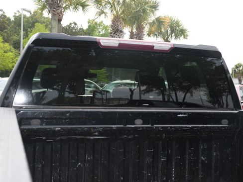 Used 2020 Chevrolet Silverado 1500 LT RWD image 16