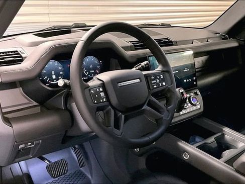 New 2026 Land Rover Defender 110 X-Dynamic SE image 7
