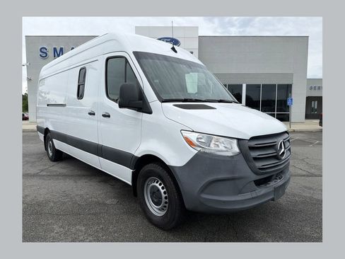 Used 2021 Mercedes-Benz Sprinter 2500 image 1
